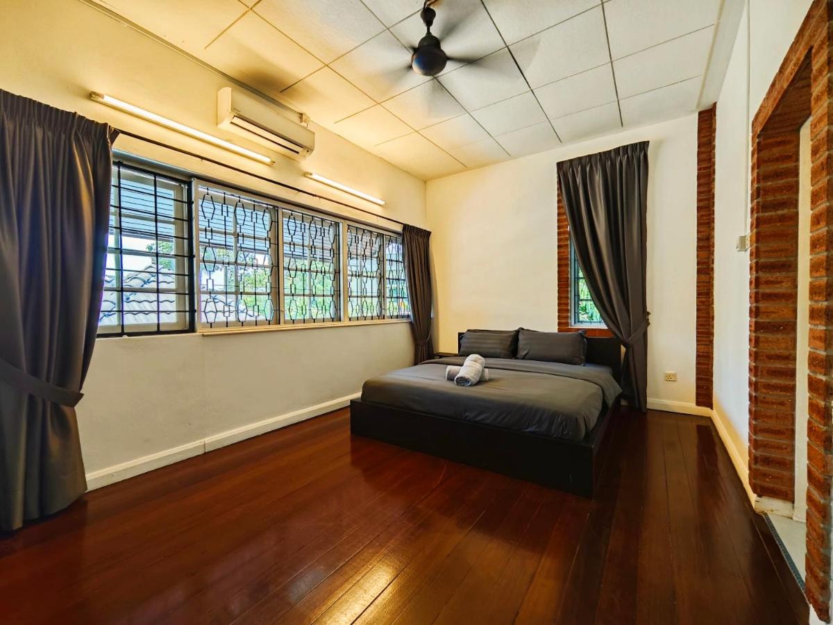 Double Room with Shared Bathroom