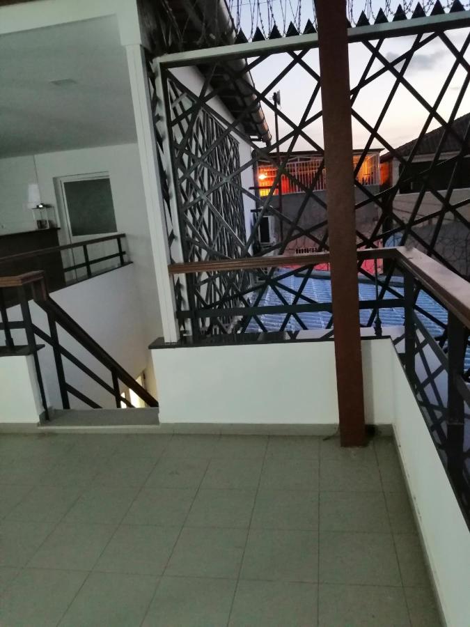 Aliguedes - B&B Luanda