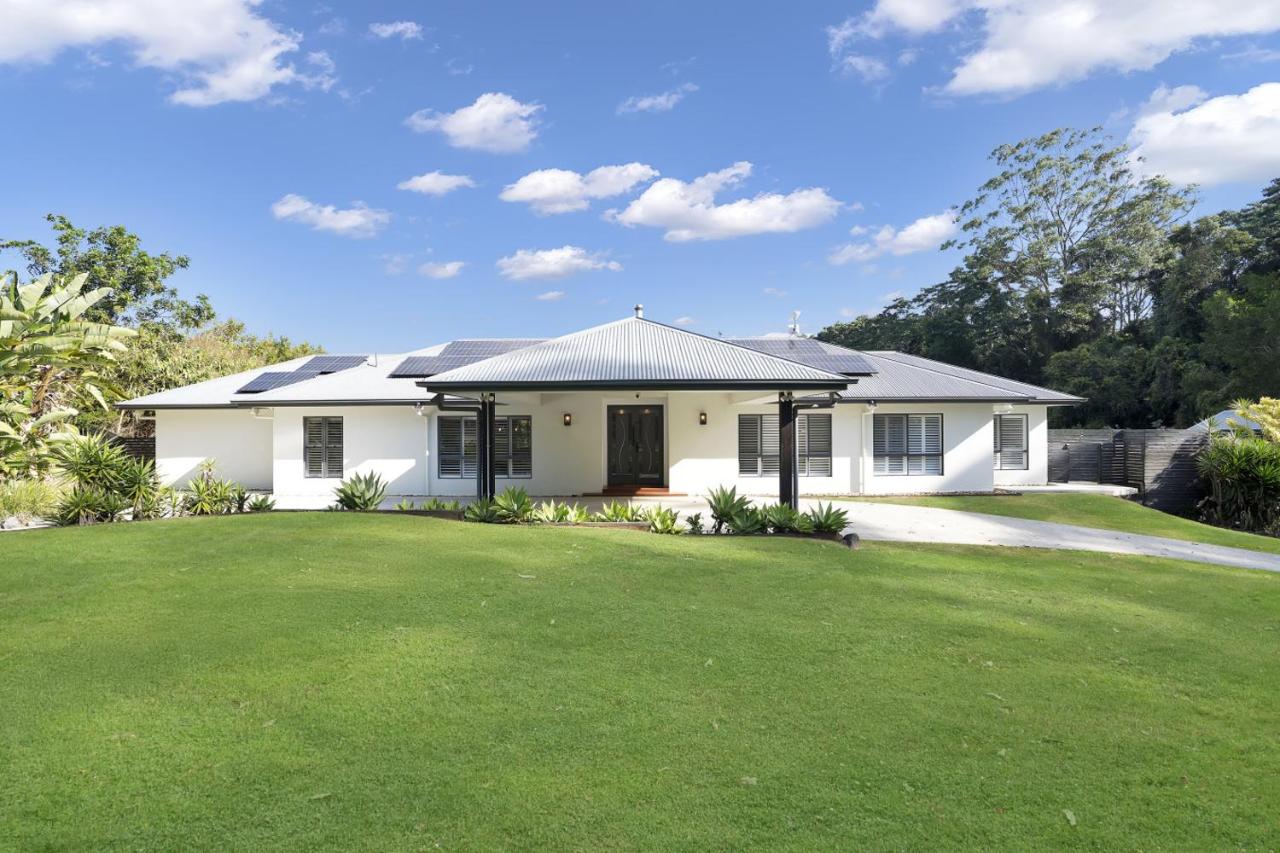 Main House at Sunshine Grove - B&B Peachester