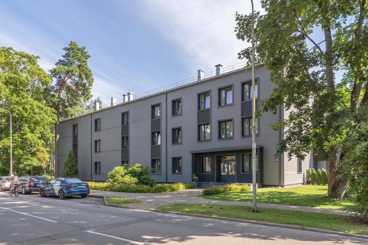 Modern 1-Bedroom Apartment on Dzintaru Prospekts - B&B Jūrmala
