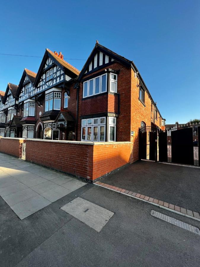 Lux & Cosy Vibe in Nuneaton, Gated Parking - Ferienwohnung Nuneaton