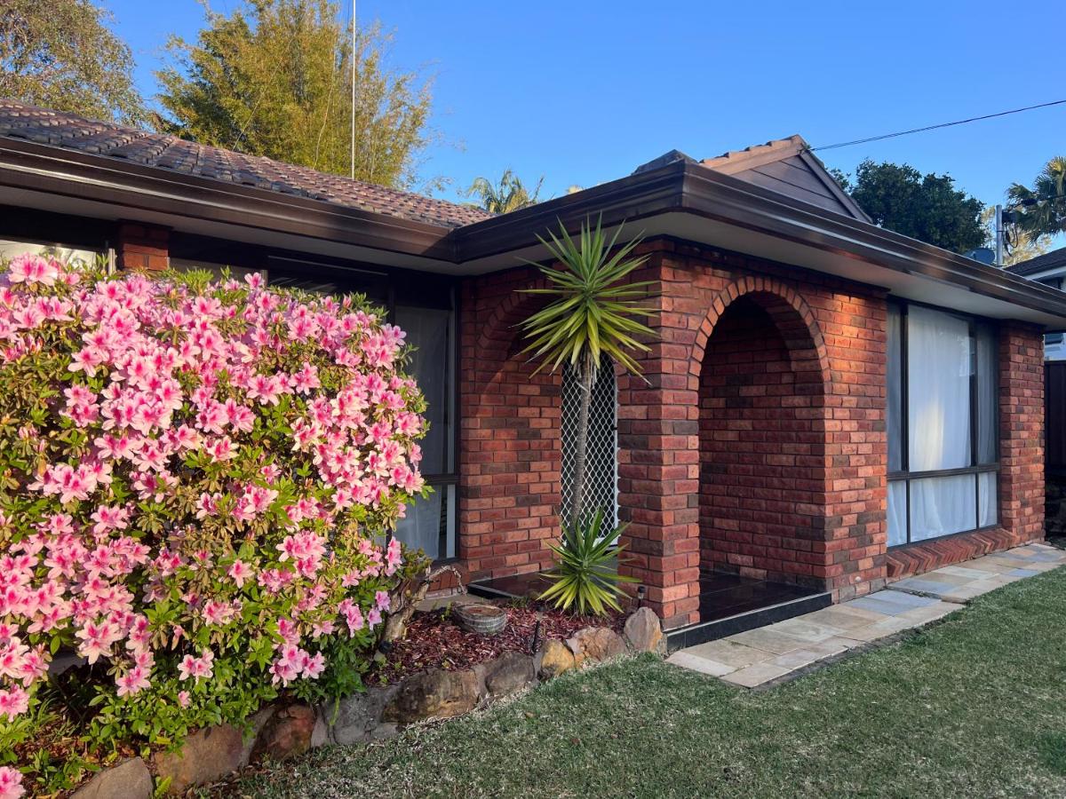 Golden Getaway, Private 3x Bedroom Home - B&B Bateau Bay