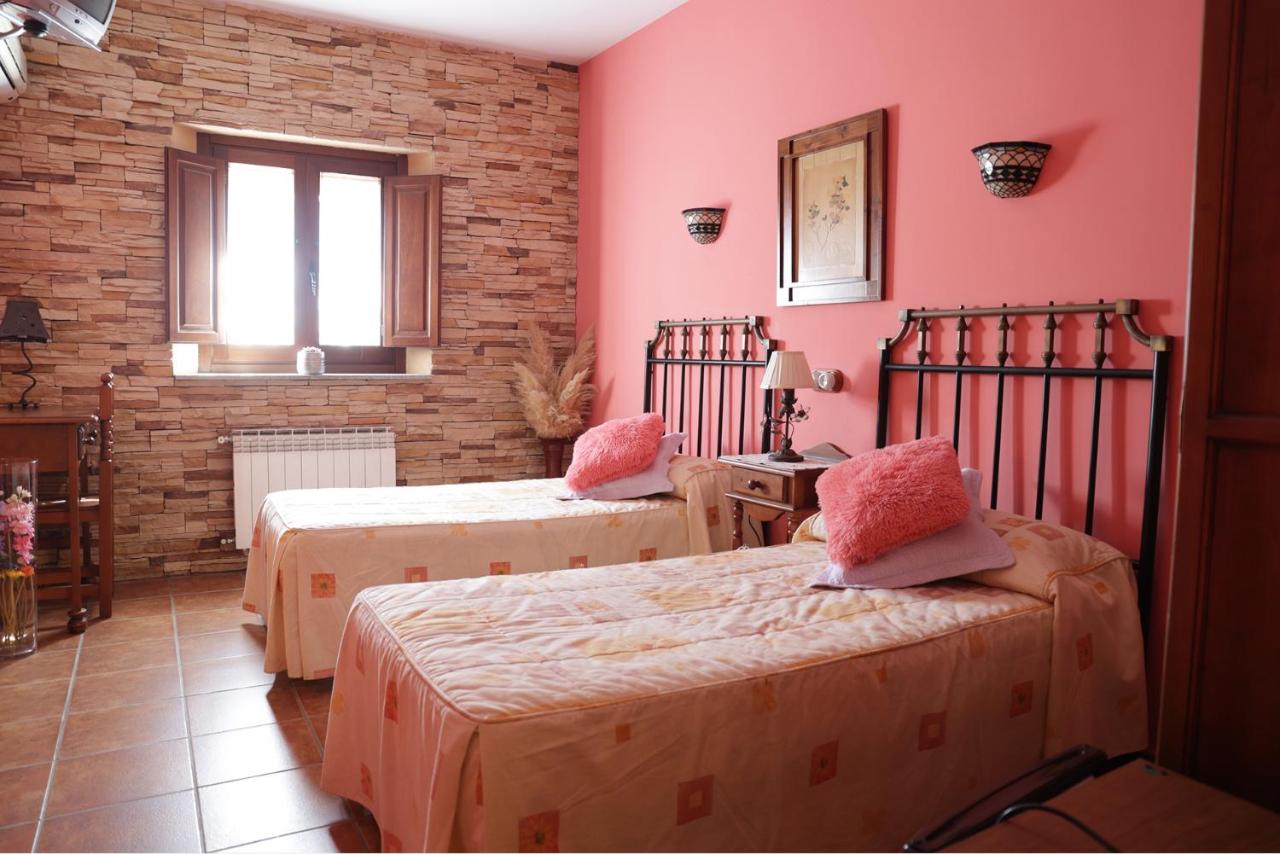 Twin Room with Private Bathroom