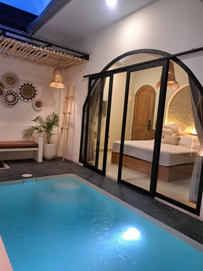 NUMAR VILLAS - bohemian with Private Pool - B&B Seturan