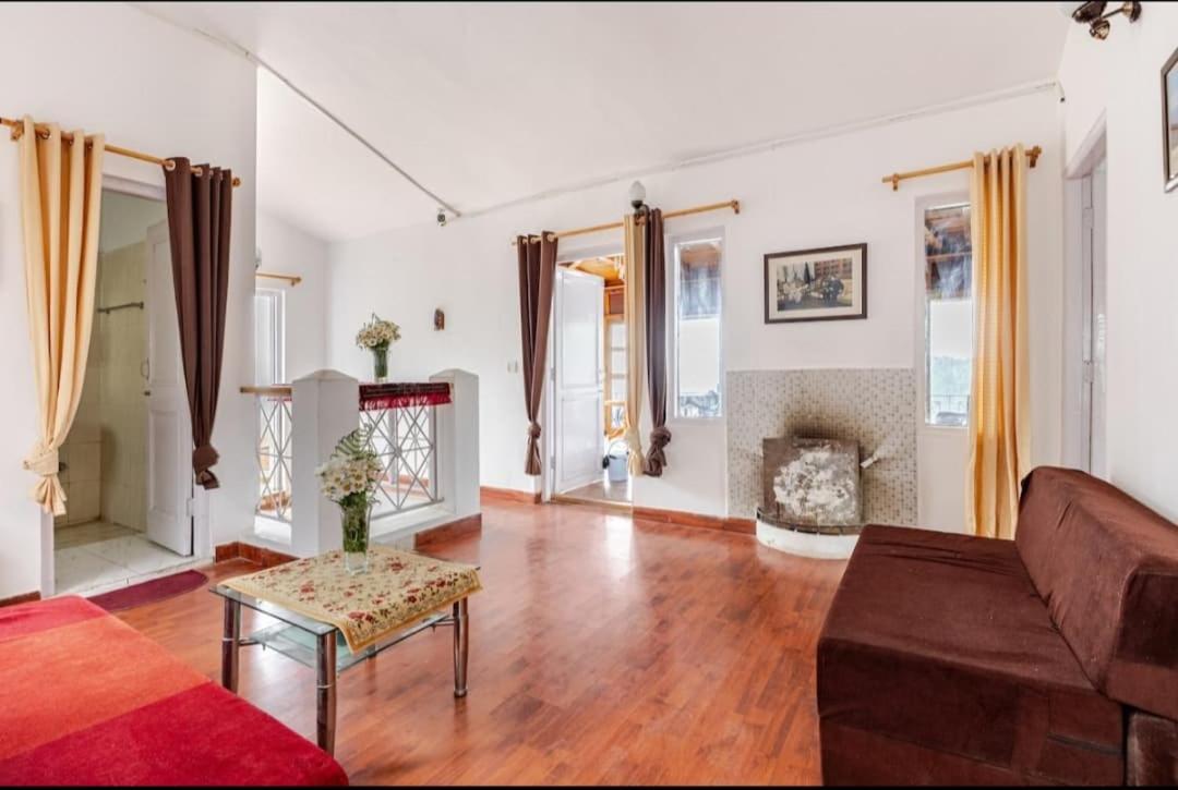 The sunrise Himalayas view cottage - B&B Bhowāli