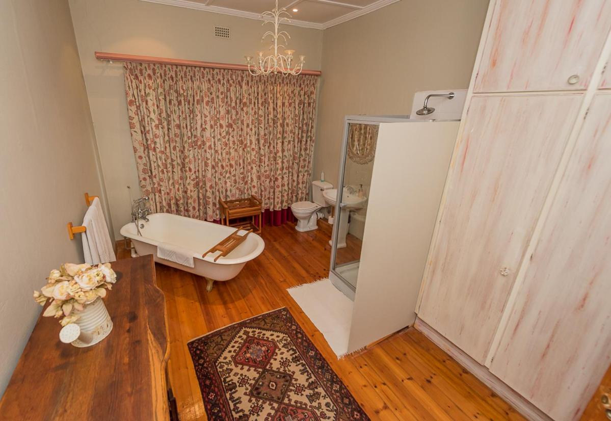 Twin Room with Bathroom