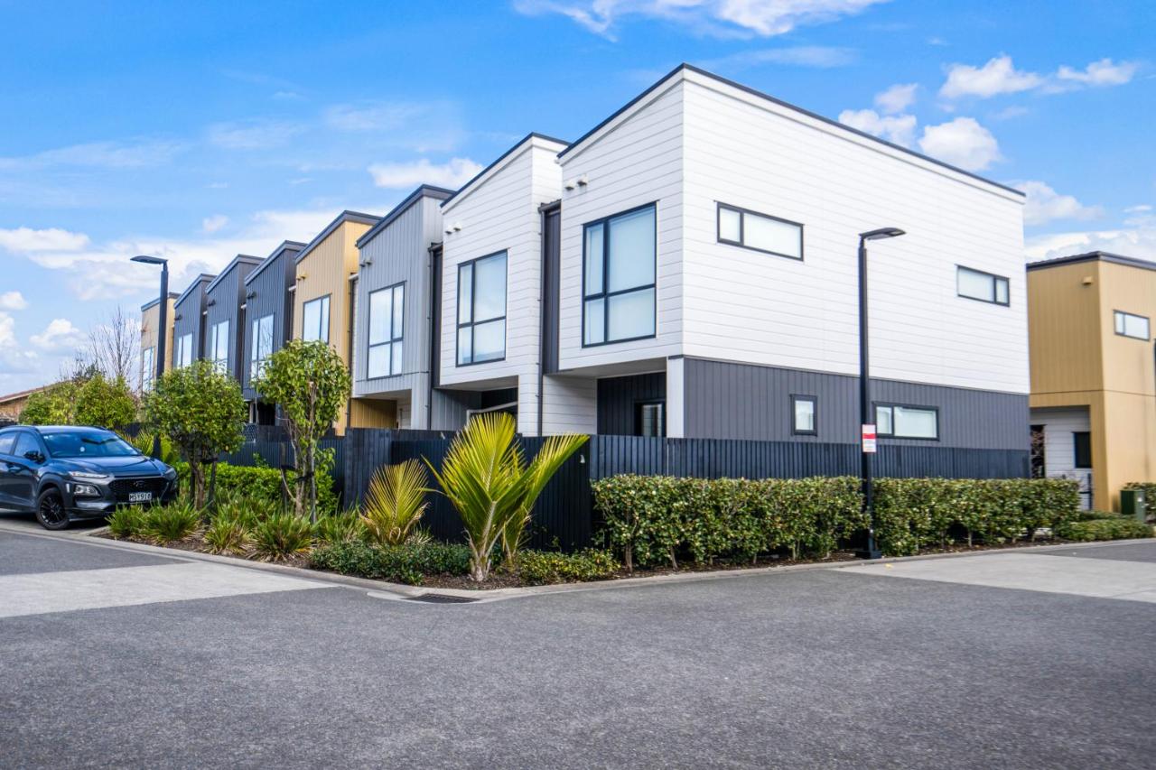 Huntington Townhouse with Patio and Parking - B&B Auckland