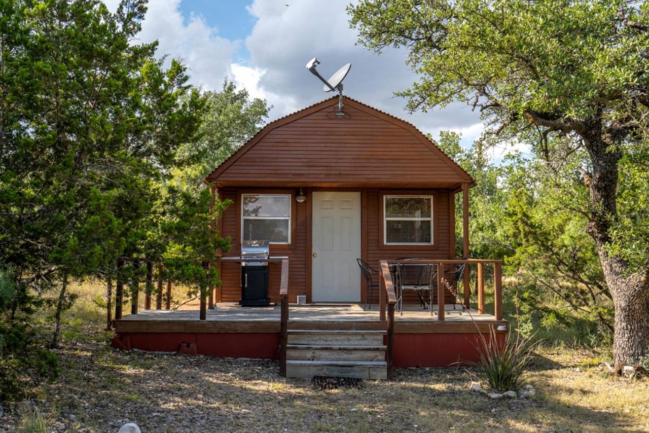 Cozy Cabin Glamping Site in Eldorado, Perfect for Romantic Getaways Exploring Texas - B&B Sonora