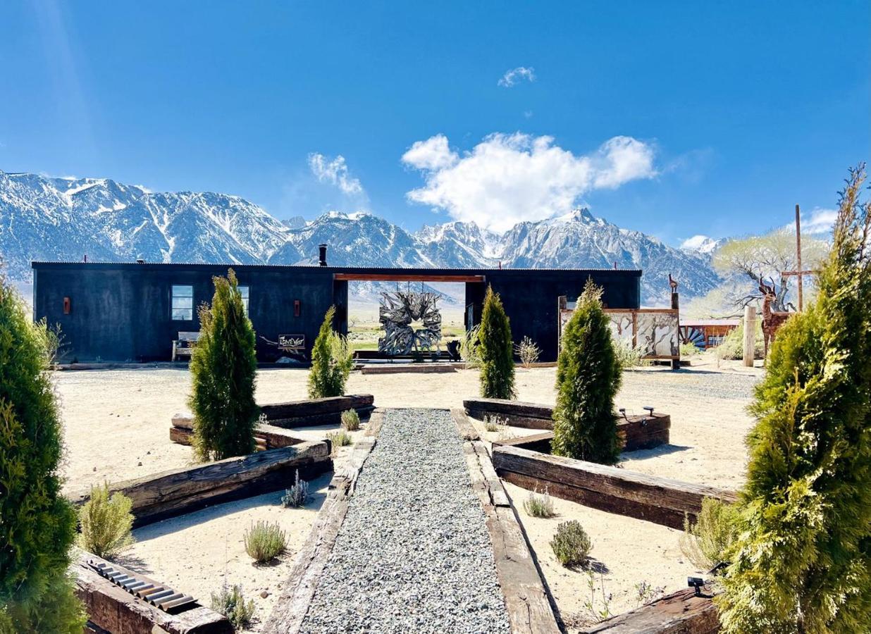Luxury Design Rental with Breathtaking Mountain Views in Lone Pine, California - B&B Lone Pine
