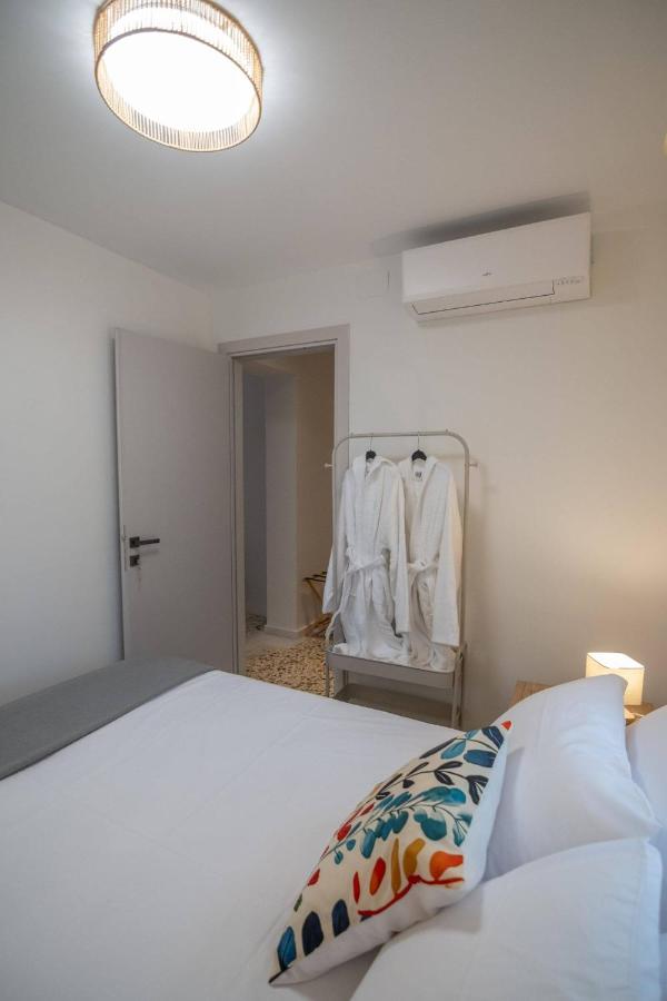 Apartment with Mountain View