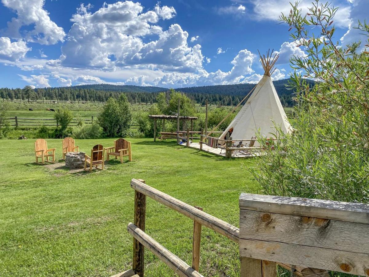 Tres Piedras Glamping Tipis for a Nature Escape near Taos - Ferienwohnung Tres Piedras