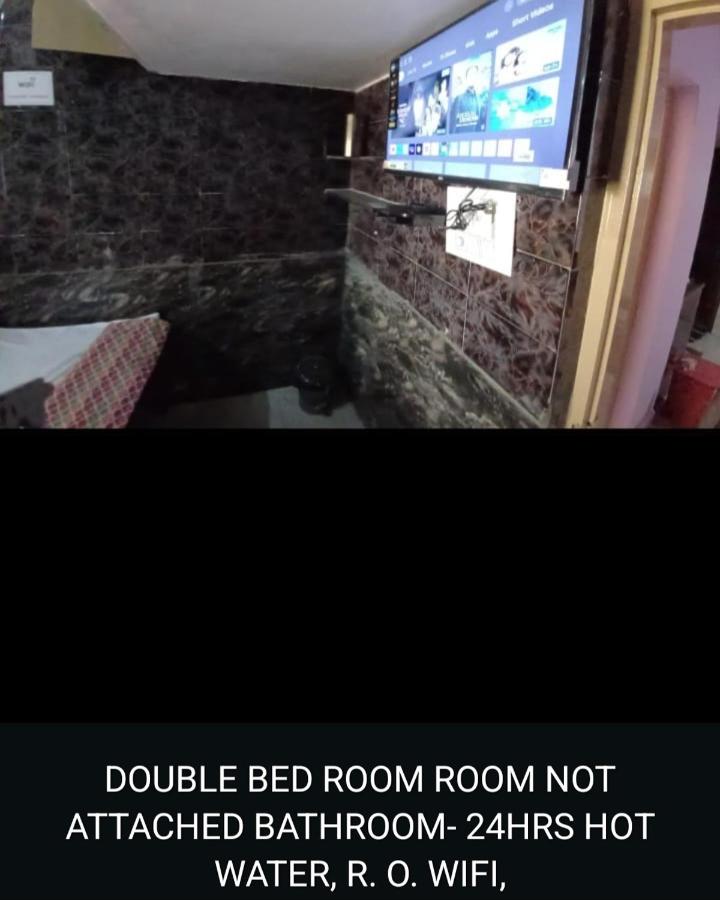 Tweepersoonskamer met Gedeelde Badkamer