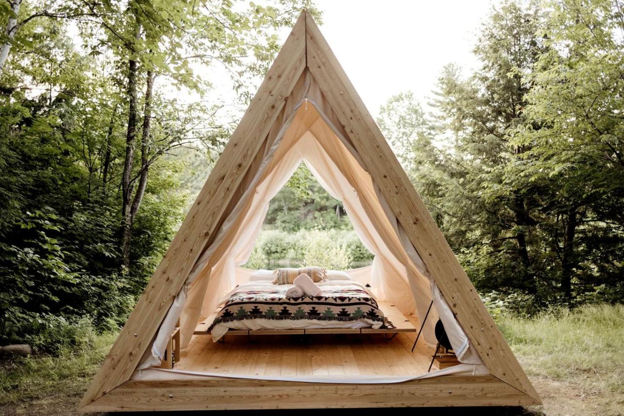 Idyllic Safari Tent with Sauna and Amazing Views in North Woodstock, New Hampshire - Chambres d'hôtes North Woodstock