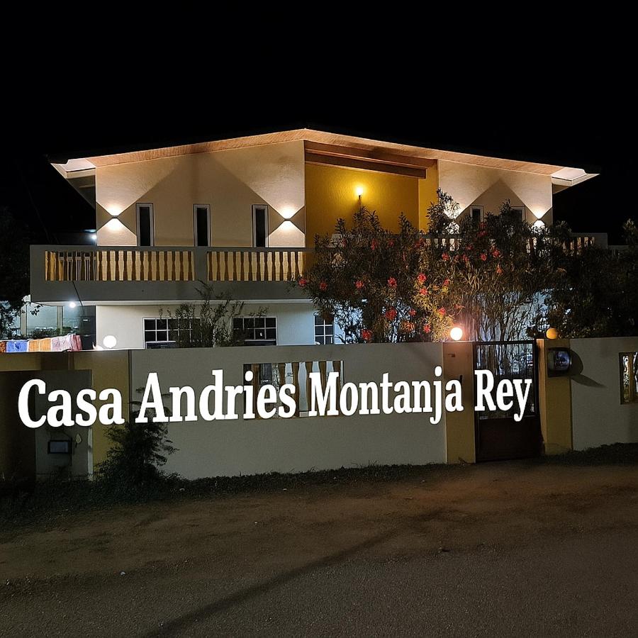 Casa Andries Montanja Rey - Bed and Breakfast Willemstad