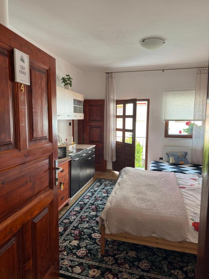 2- posteľová izba s kúpeľňou a kuchynkou RIŠKO v PENZION TRSTENÁ - Ferienwohnung Trstená