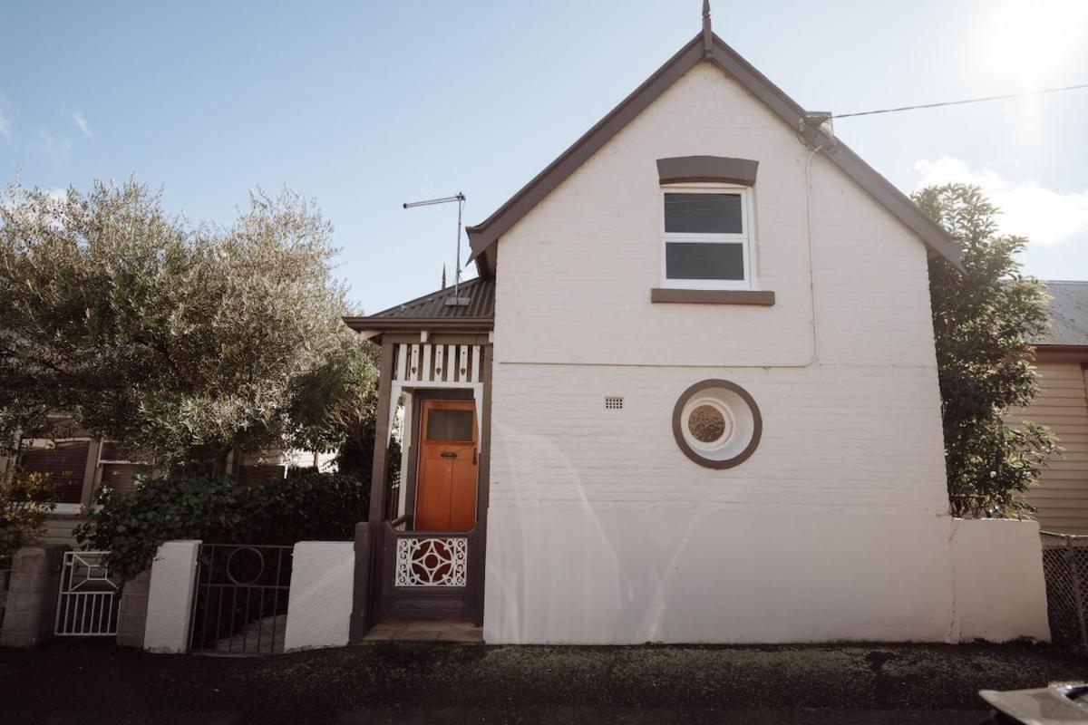The Balfour, classic cottage in Launceston's Café Quarter - B&B Launceston