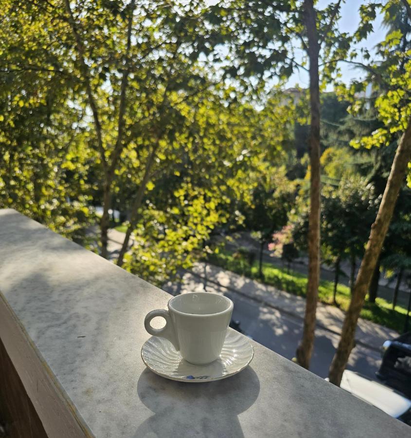 Arlo Nest Apartament - Bed and Breakfast Tirana