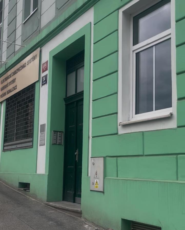 Prague Apartment Tomani - Bed and Breakfast Praag