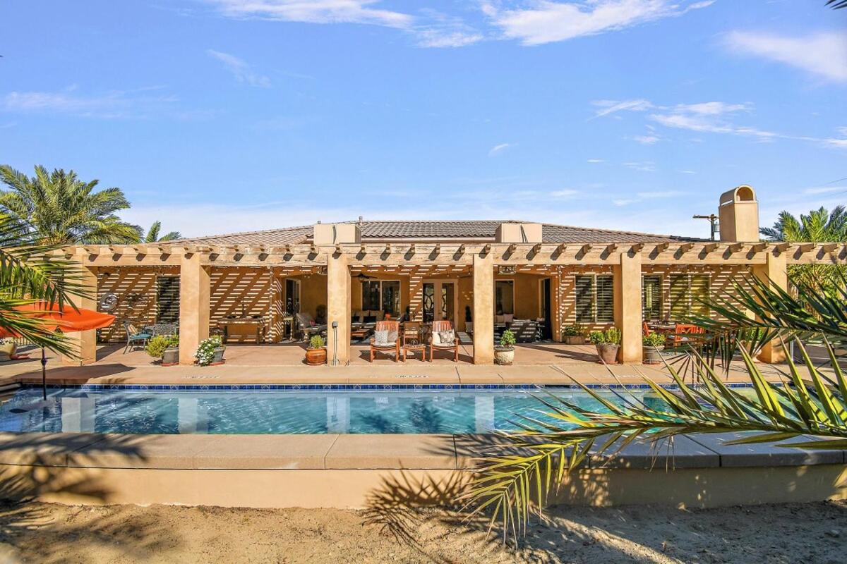 Villa Barhi - A Mediterranean Palazzo - B&B Thousand Palms