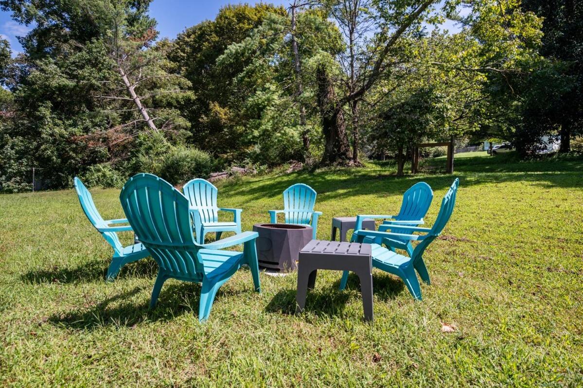 Smoky Retreat - King Bed - Hot Tub - Near Knox - Chambres d'hôtes Knoxville