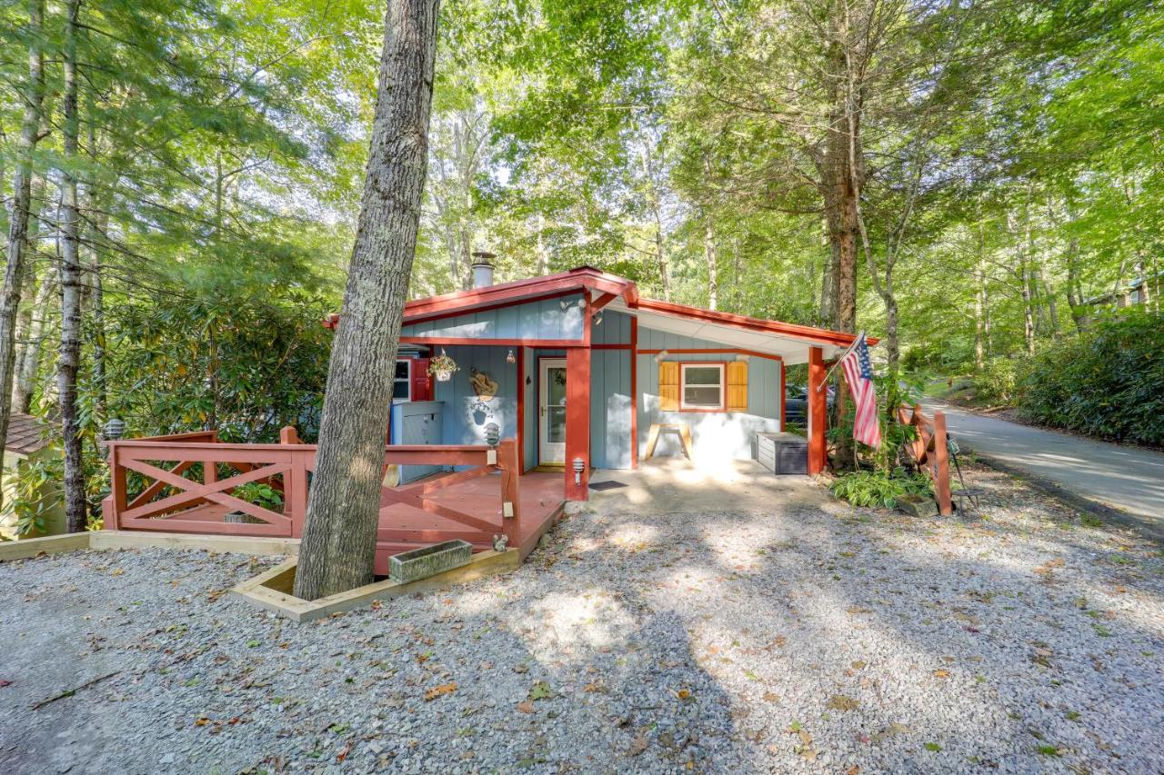 Mtn Home with Deck and Community Amenities in Newland - Chambres d’hôtes Montezuma