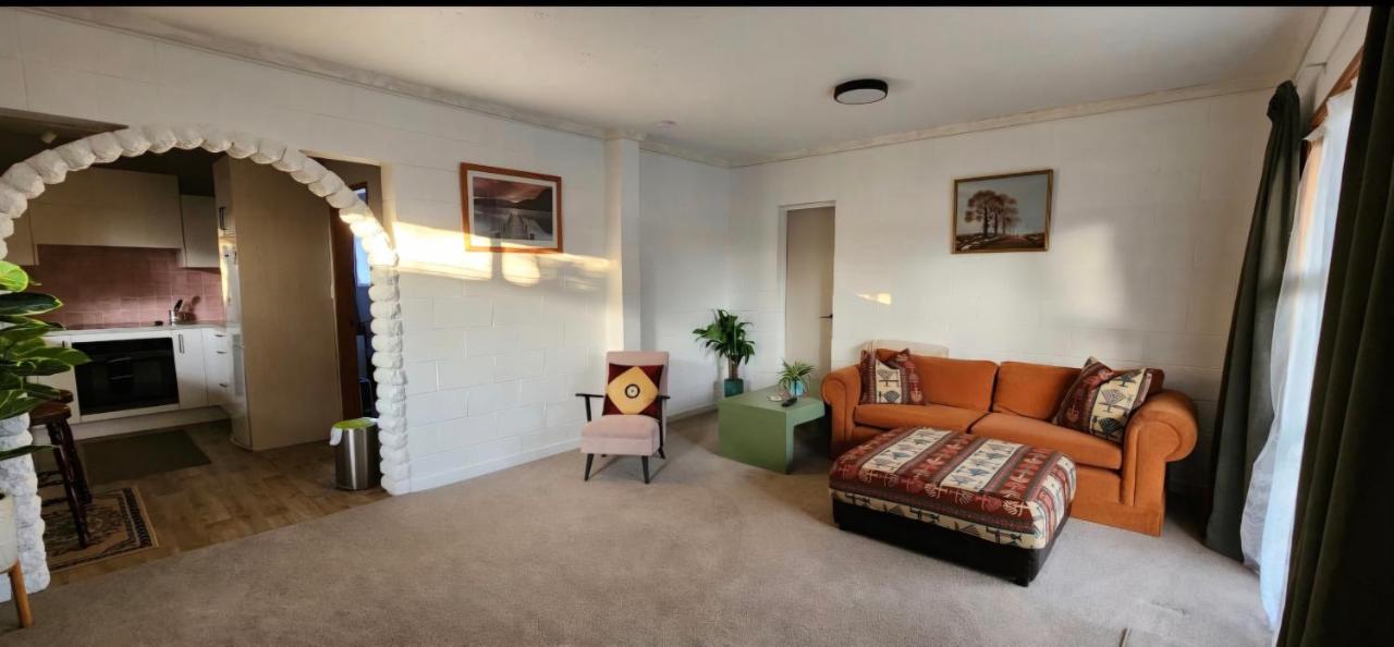 peaceful quiet Granny Flat close to the lake, park - B&B Taupo