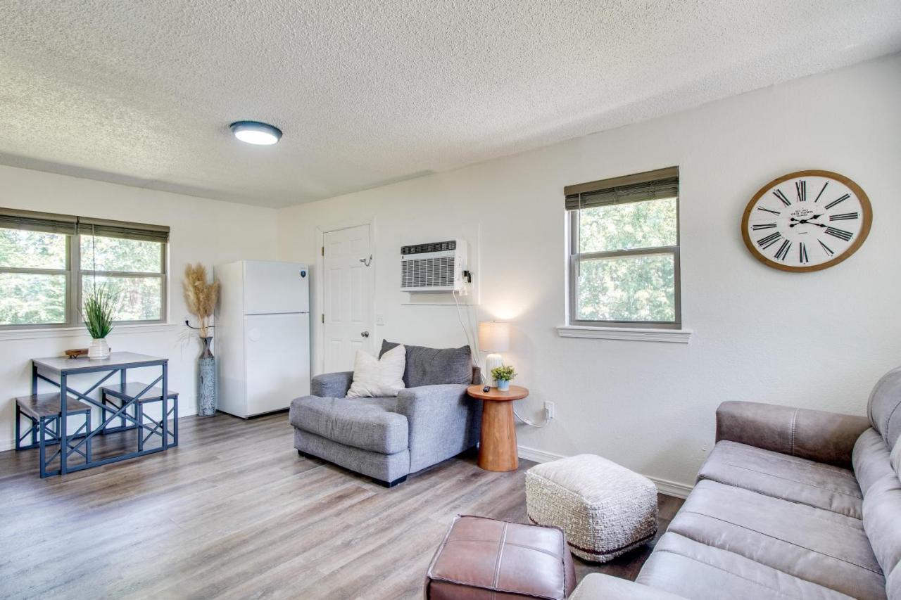 Less Than 1 Mi to Cherokee Casino Sallisaw! Home Near I-40 - B&B Sallisaw