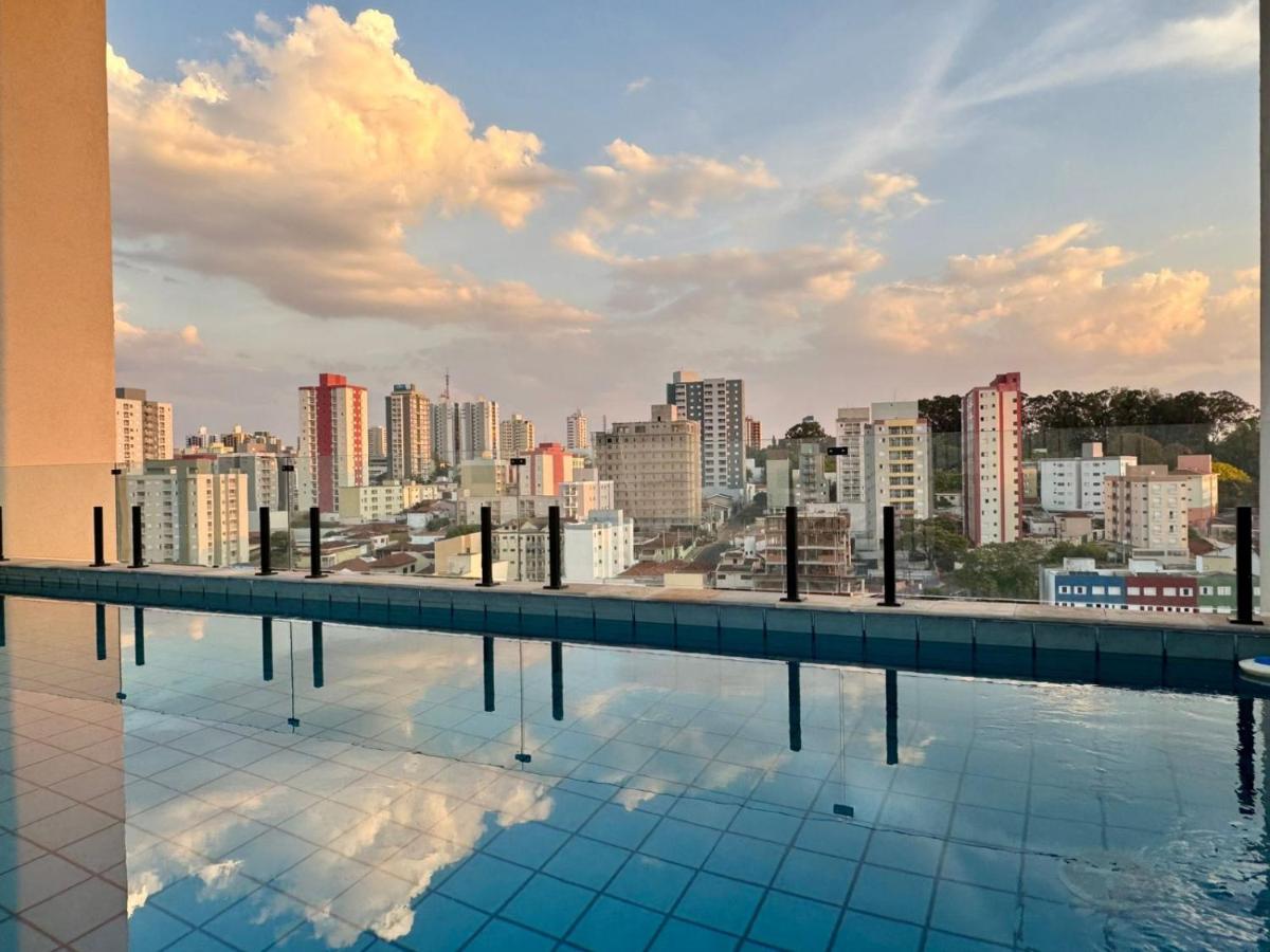 Studio 305 with panoramic pool - close to USP - B&B São Carlos