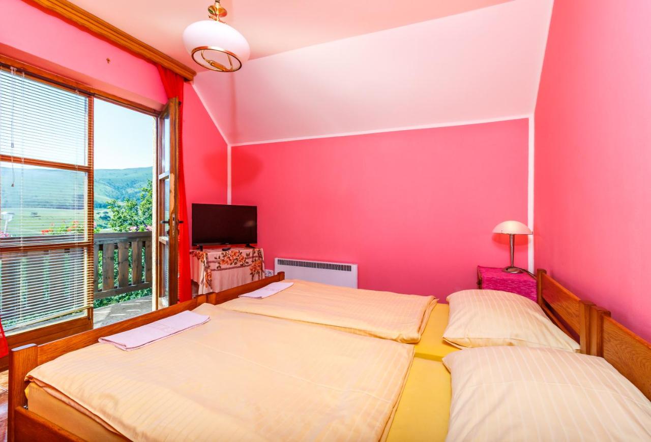 Twin Room with Mountain View