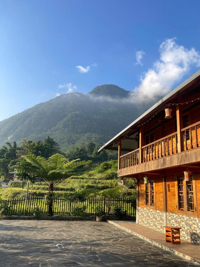 Hmong Farmstay - Bed and Breakfast Sa Pa