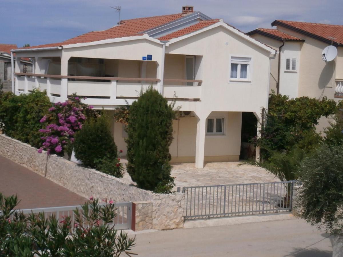 Apartments Davorka - Ferienwohnung Vir