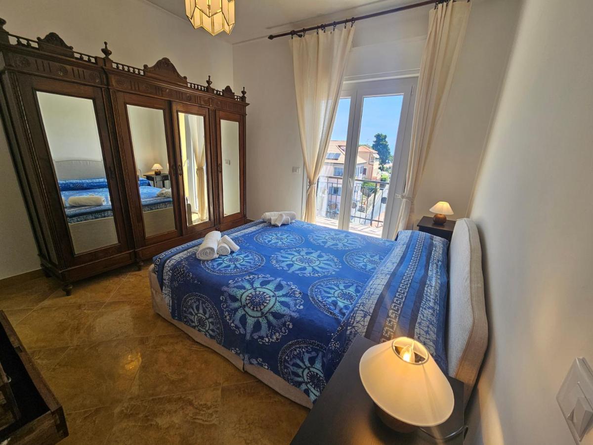 La Casa di Iole a San Lorenzo, trilocale in via Pietrabruna vicino alle spiagge - B&B San Lorenzo al Mare