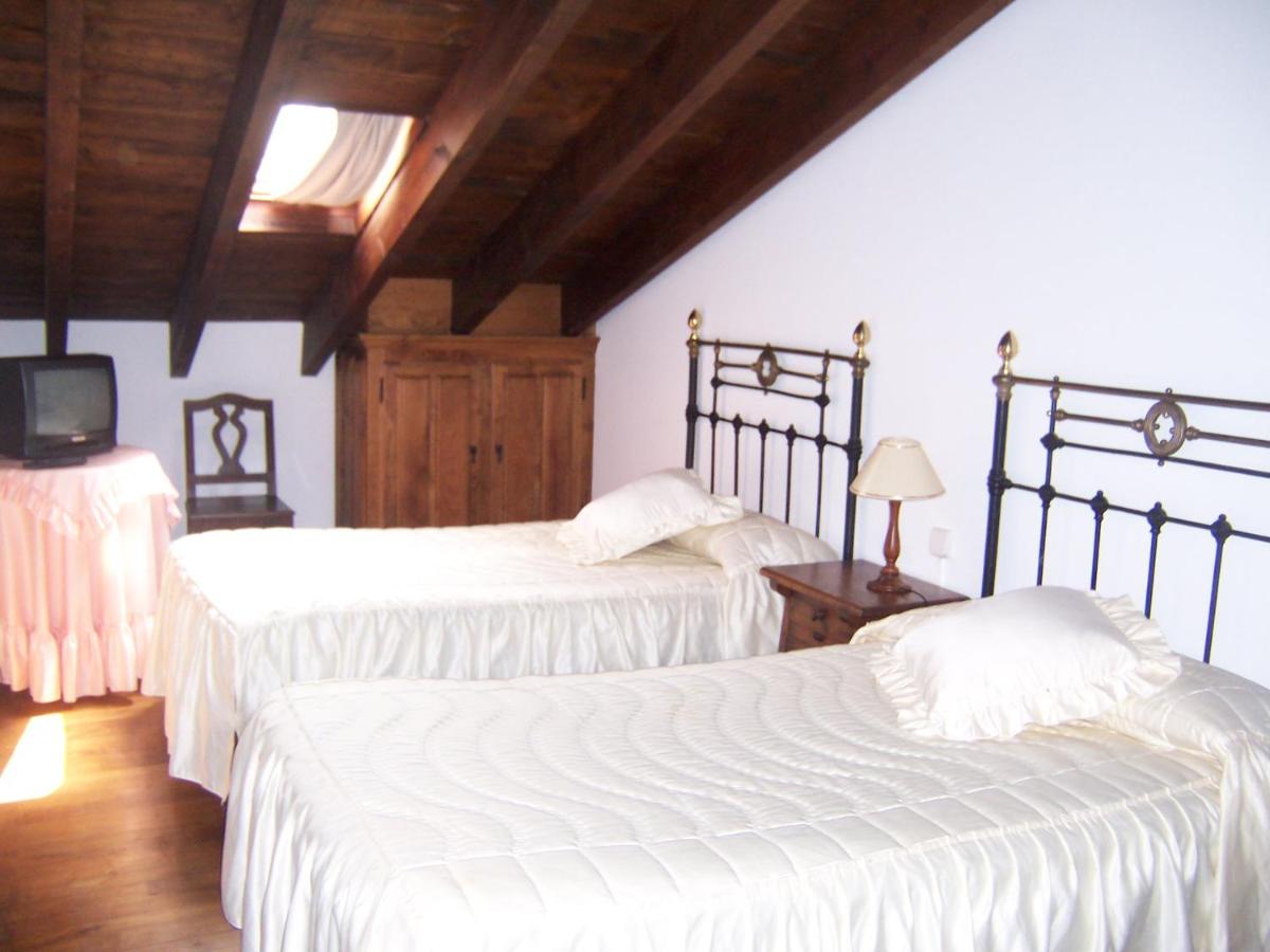 Standard Twin Room with Shared Bathroom