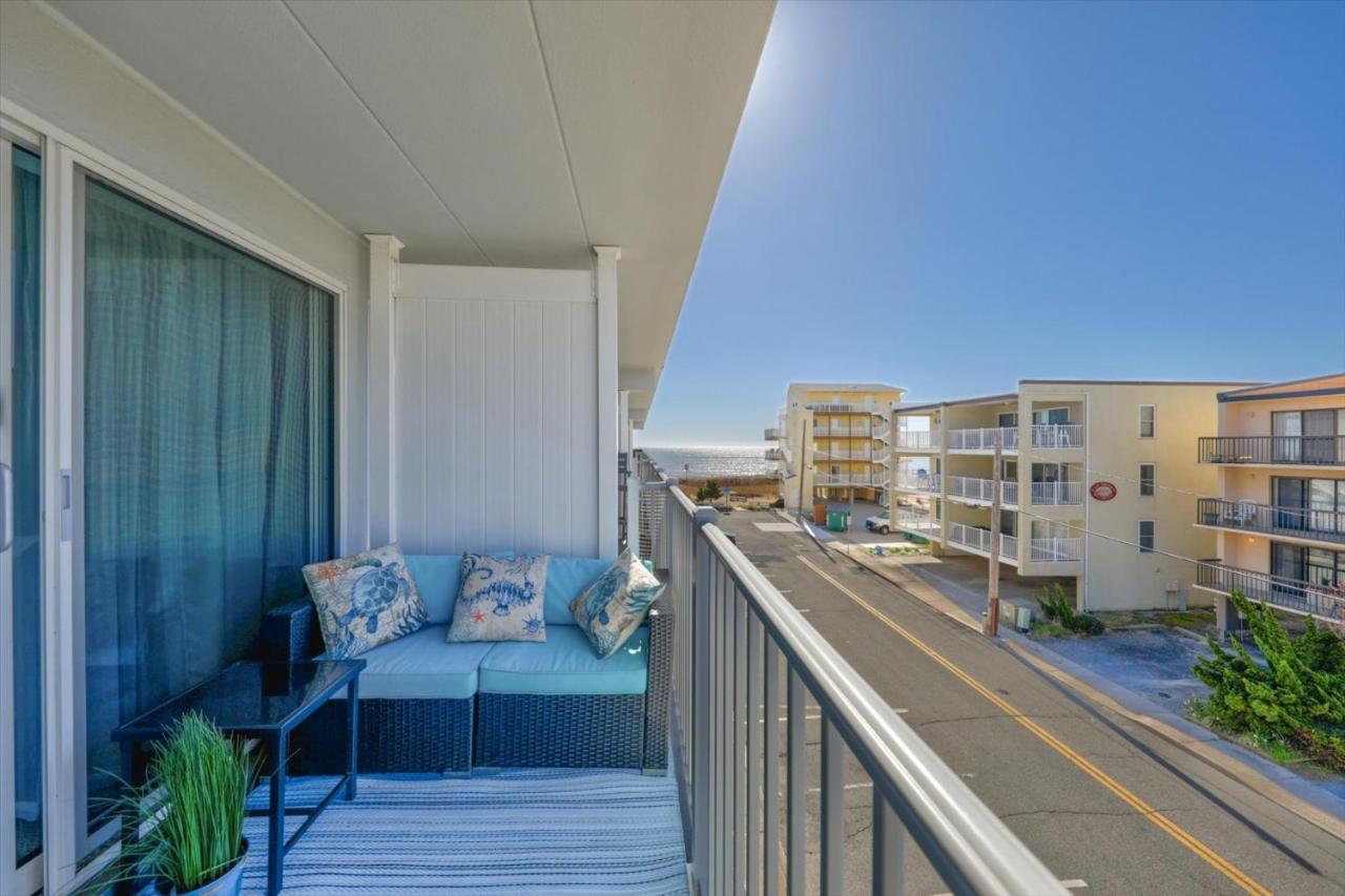 Oceanside Condo w Pool Steps to Beach - B&B Ocean City