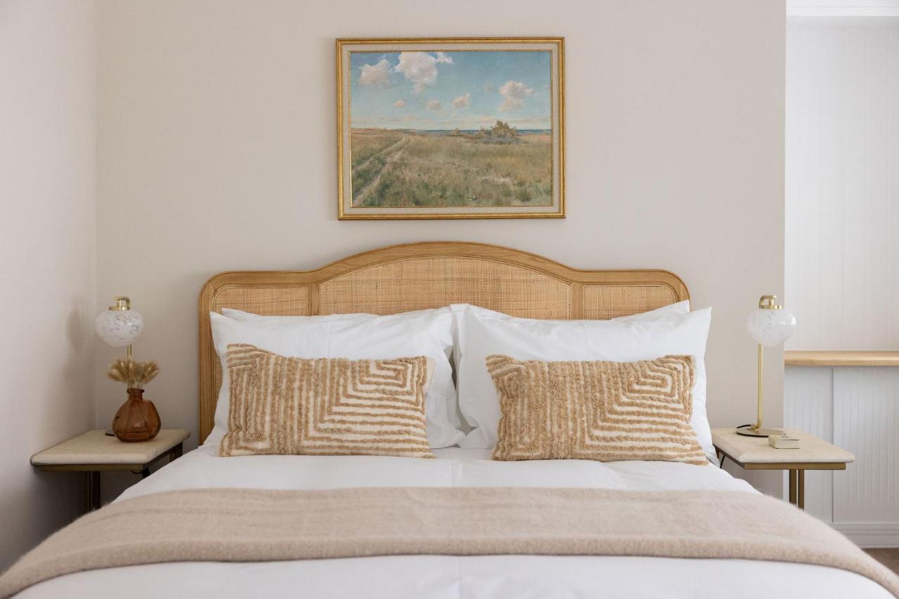 Studio Lit King-Size Deluxe