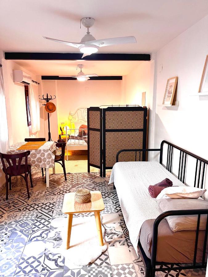 Cozy apartamento en Ruzafa para 2-3 personas con aire acondicionado y salida directa a terraza - Chambres d'hôtes Valence