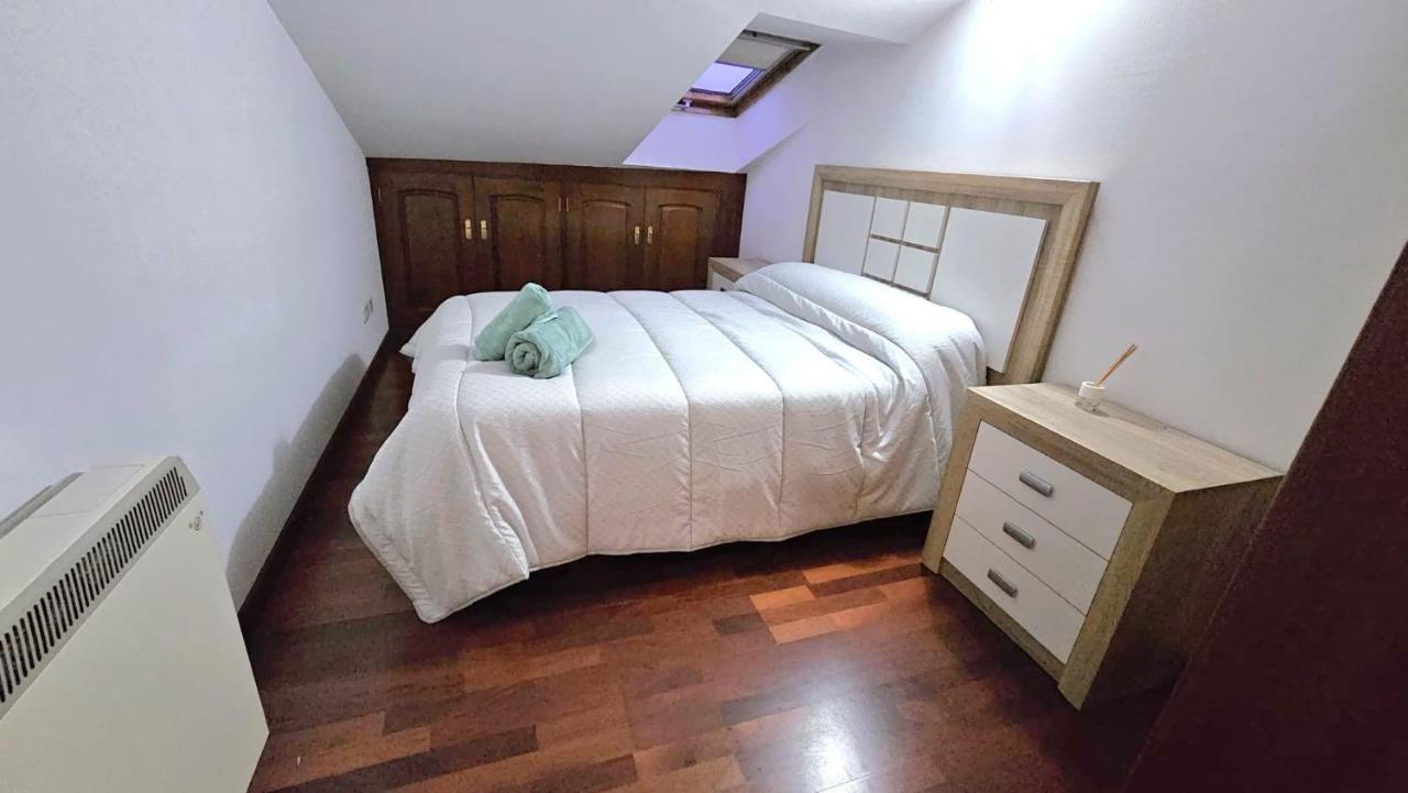 Tweepersoonskamer met Gedeelde Badkamer