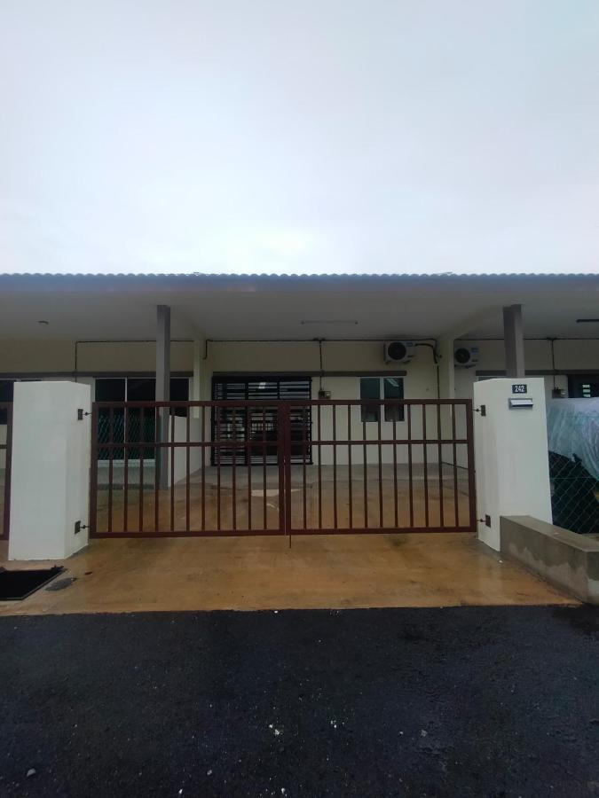 HAIZRINA HOMESTAy - B&B Sungai Petani