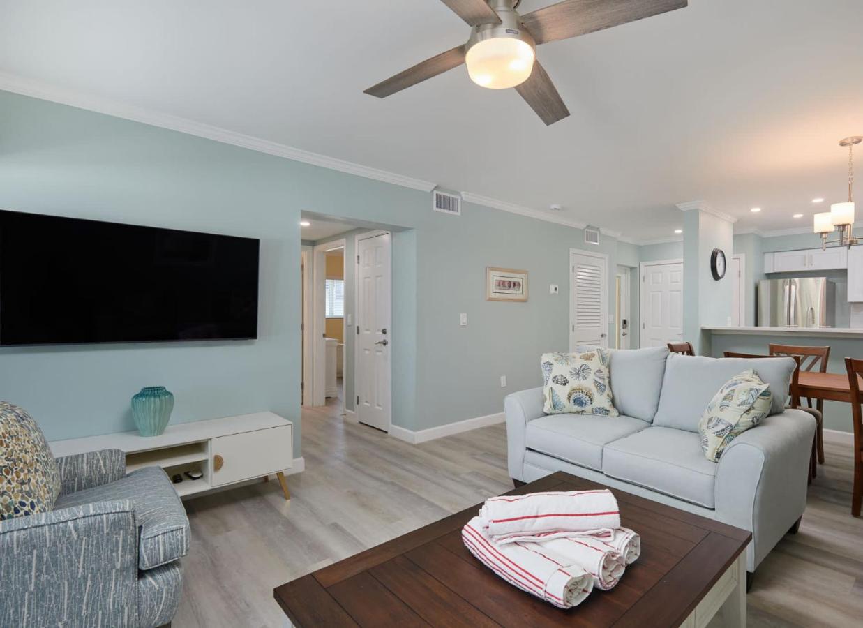 Villa Sanibel 2A - Exclusive Villa Sanibel Retreat Steps to Beach - B&B Sanibel