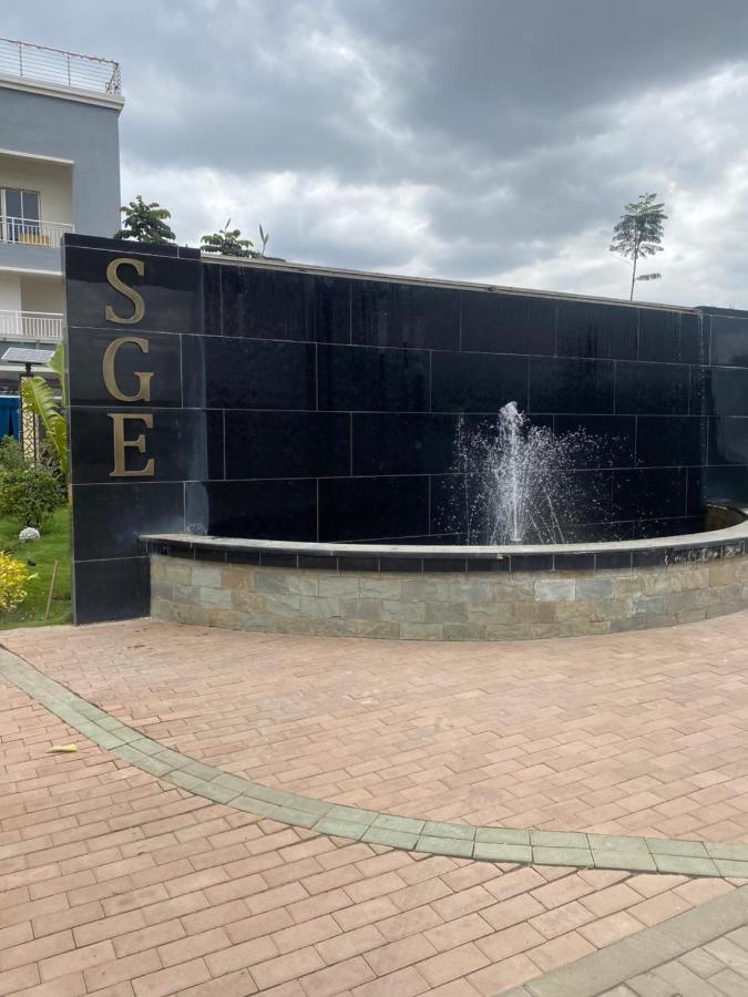 Candisi homes, studio 23 minutes to JKIA - B&B Nairobi