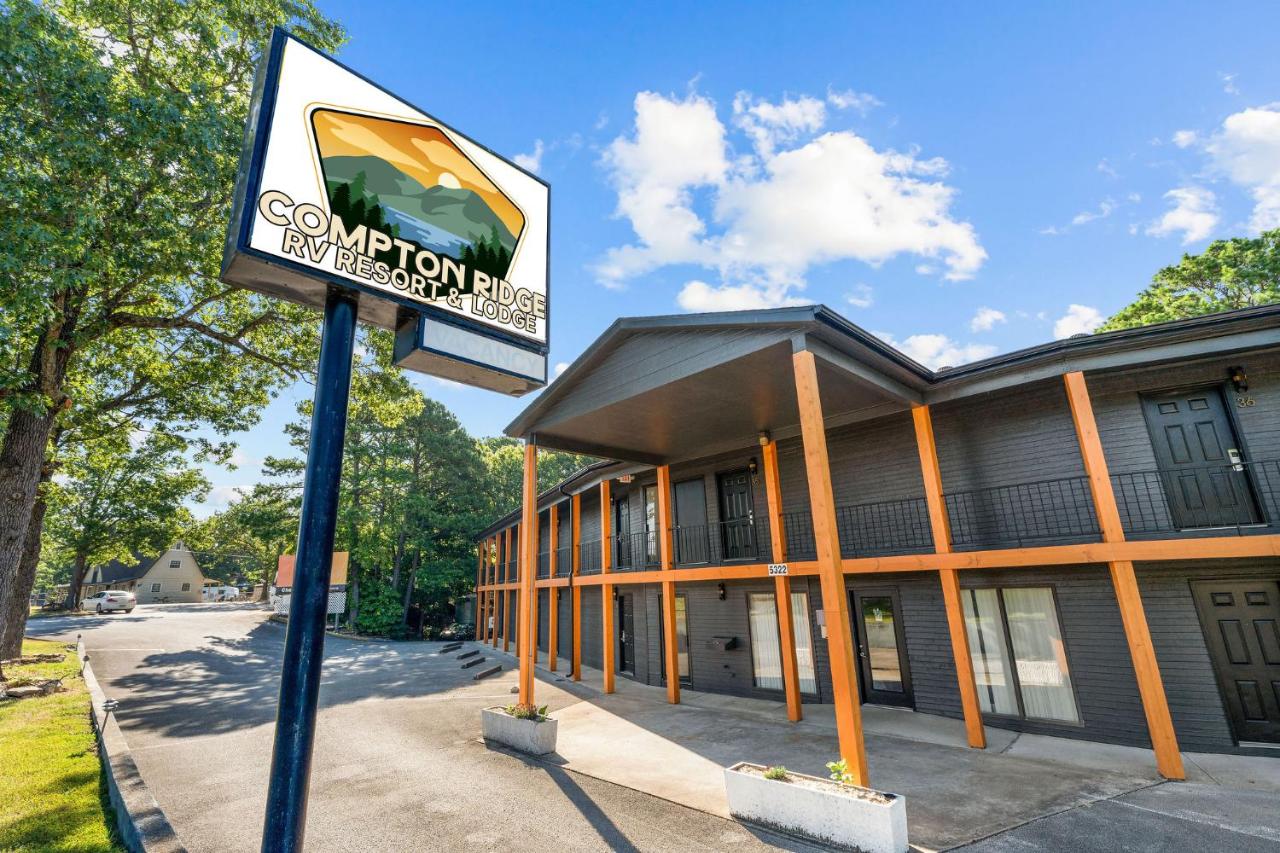 Compton Ridge Lodge - B&B Branson