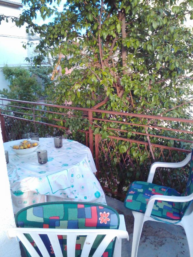 Apartment with Garden View