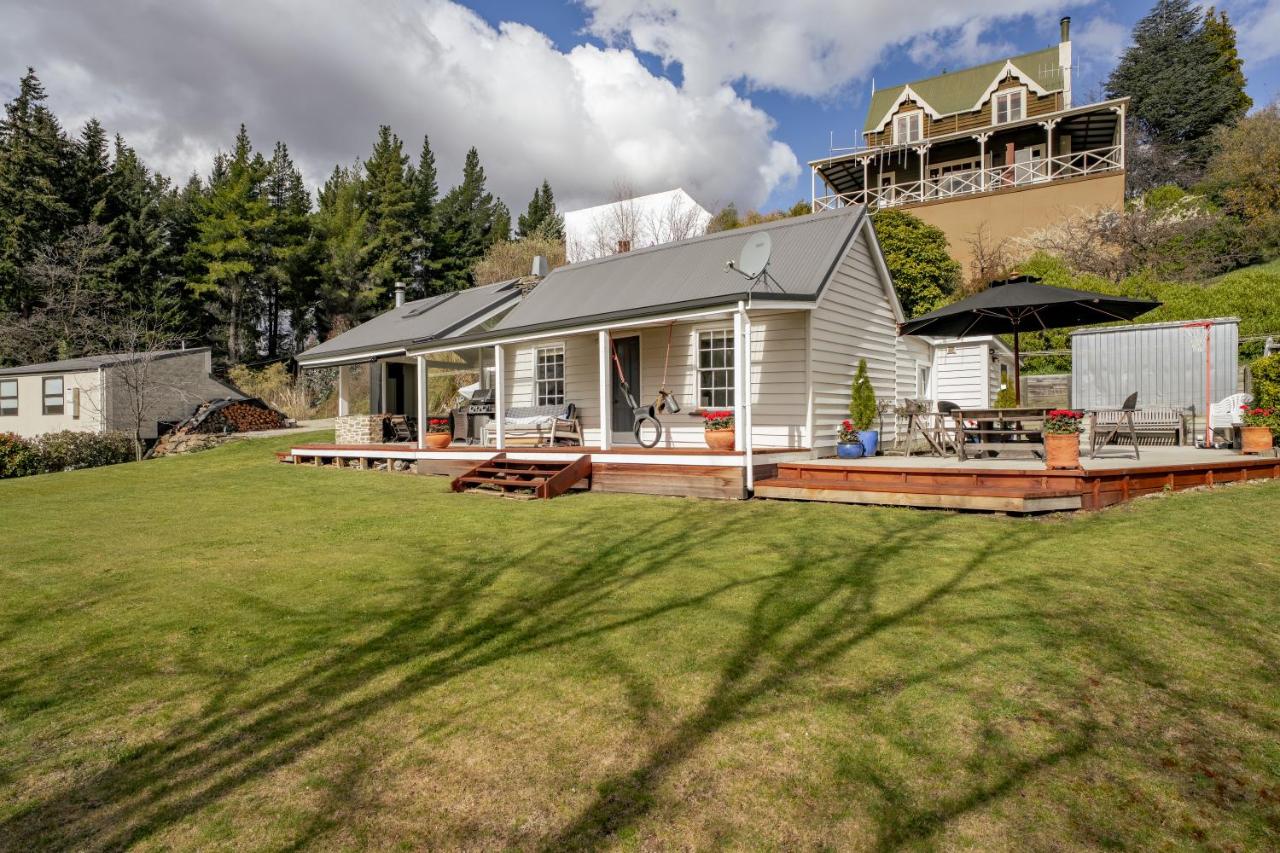 Walnut Cottage - Sleeps 6, Walk to Lake - B&B Wanaka