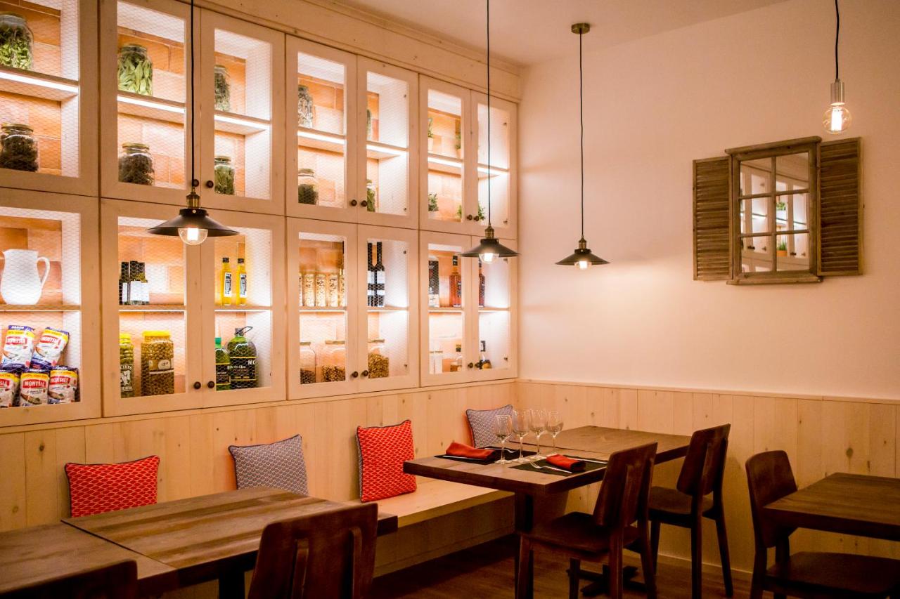 Hostal La Creu - B&B