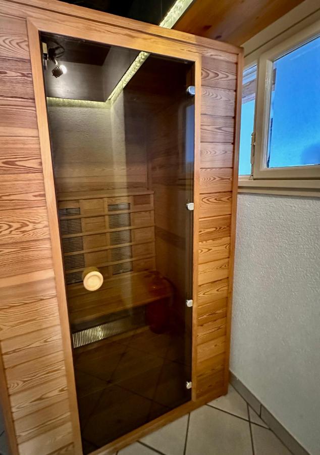 Cosy stay near stunning sights, located on main street - B&B Luchsingen