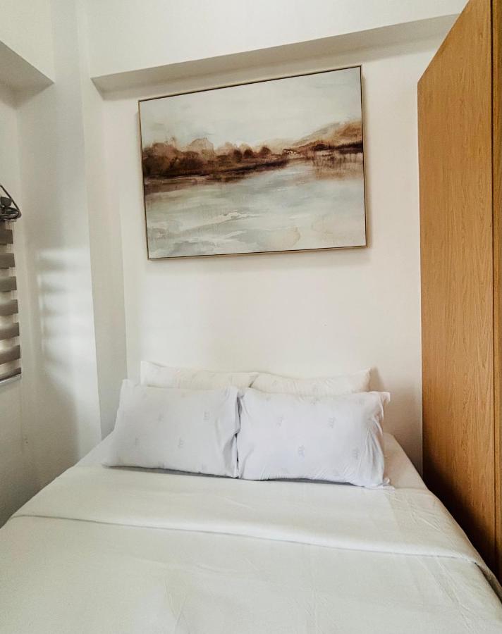 36 Bright Studio Getaway - Bed and Breakfast Iloilo