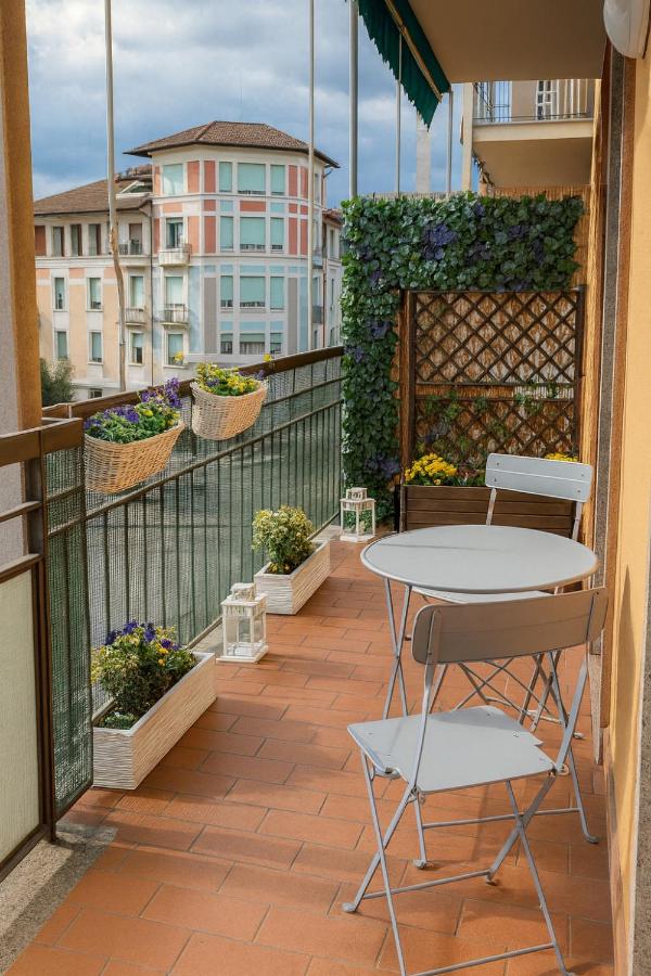 Beautiful floral apartment on Navigli - Ferienwohnung Mailand