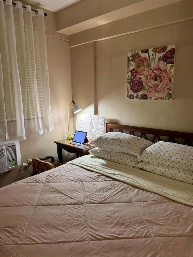 East Service Road Condotels - B&B Manila