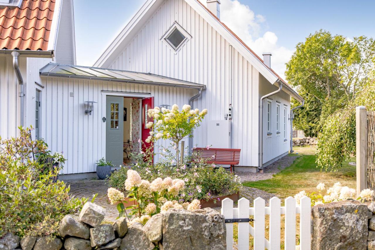 Vacation Dream with Sea View, Sauna, Patio & BBQ - B&B Glommen