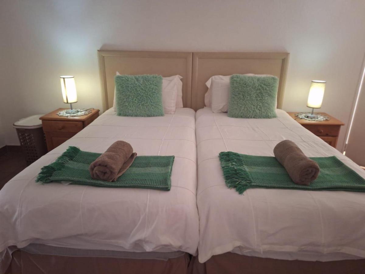 Standard Zimmer mit Kingsize-Bett